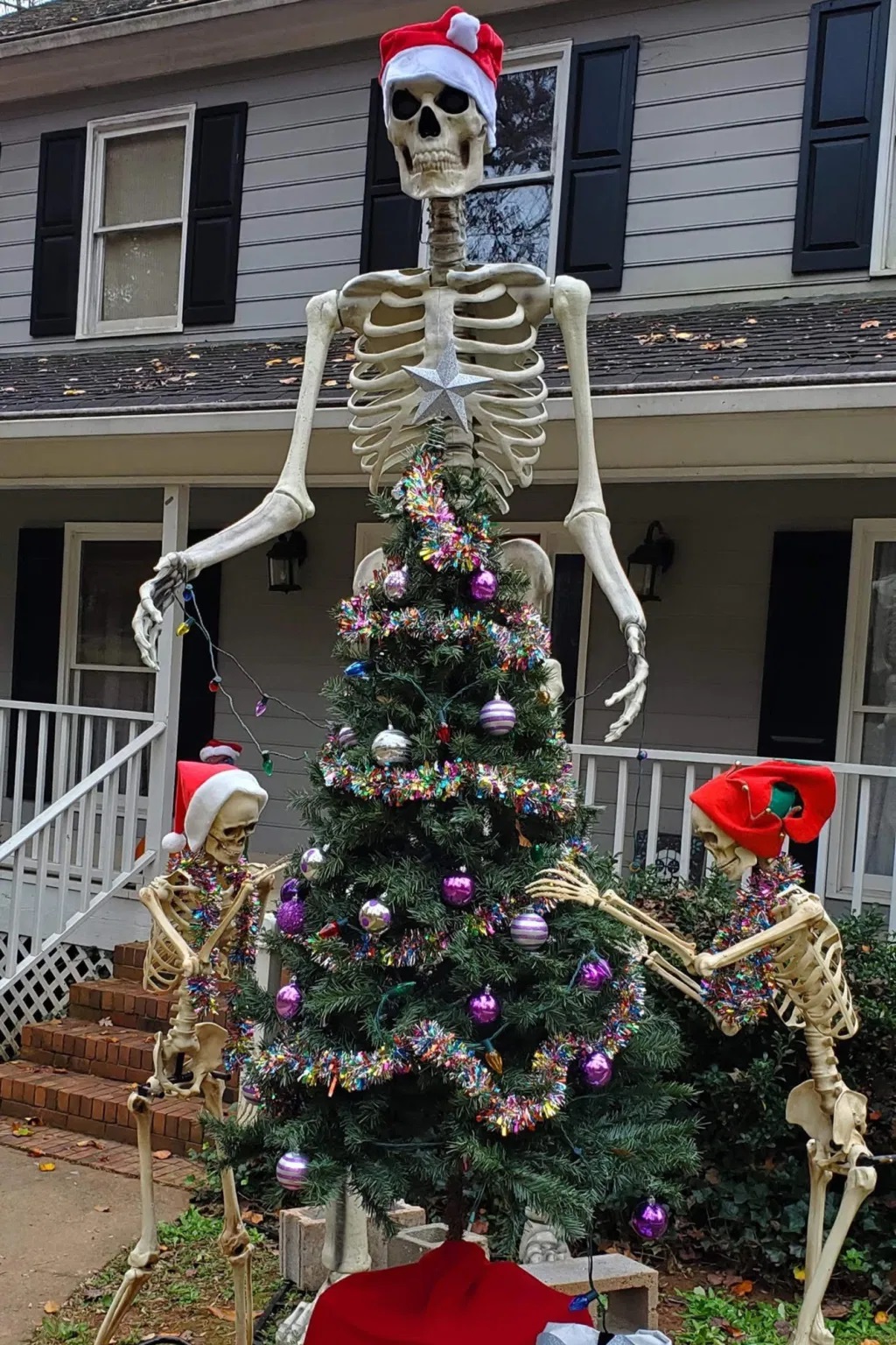 Giant Christmas Skeletons 91 7 Ngen Radio